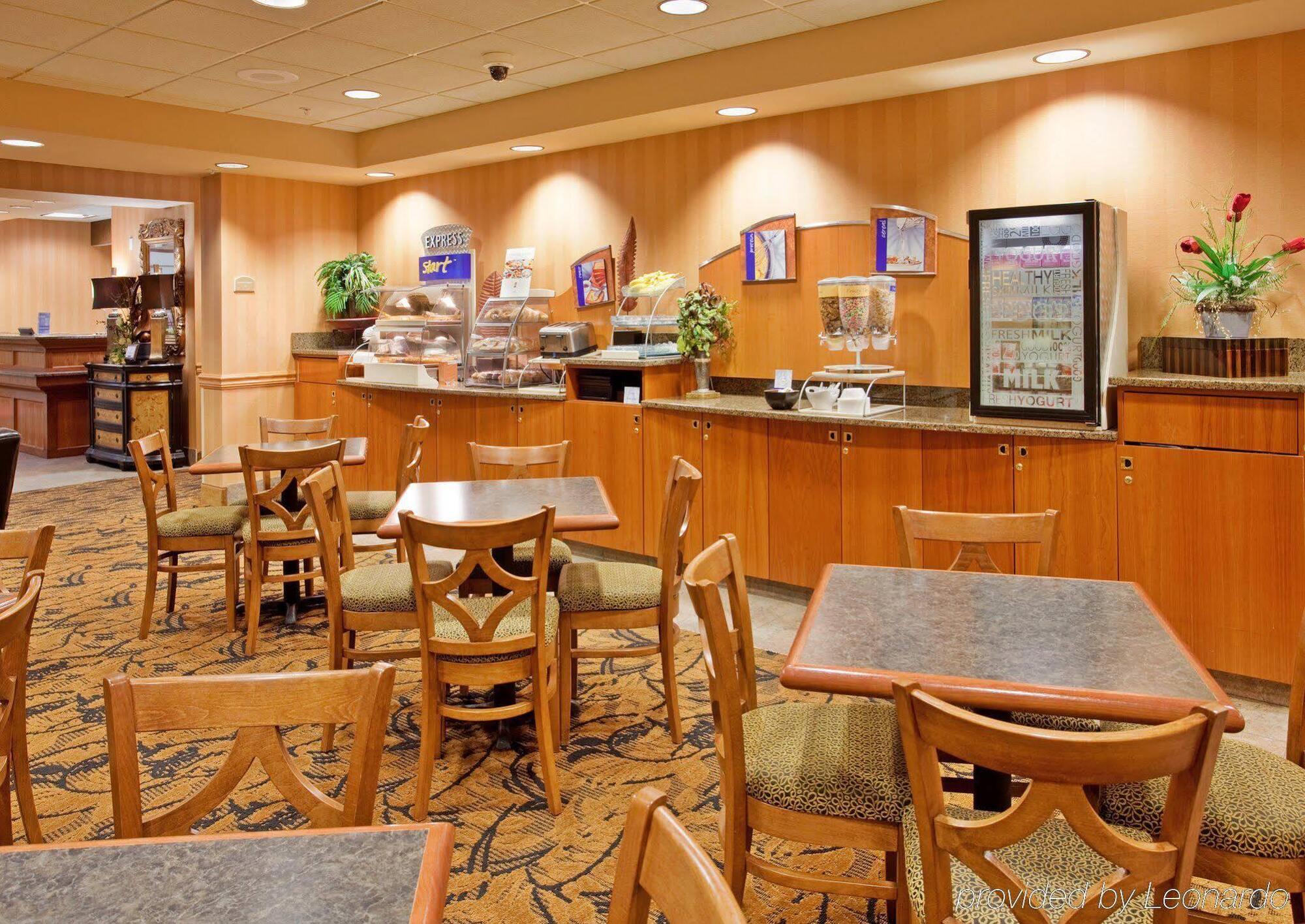 Holiday Inn Express Hastings By Ihg Esterno foto