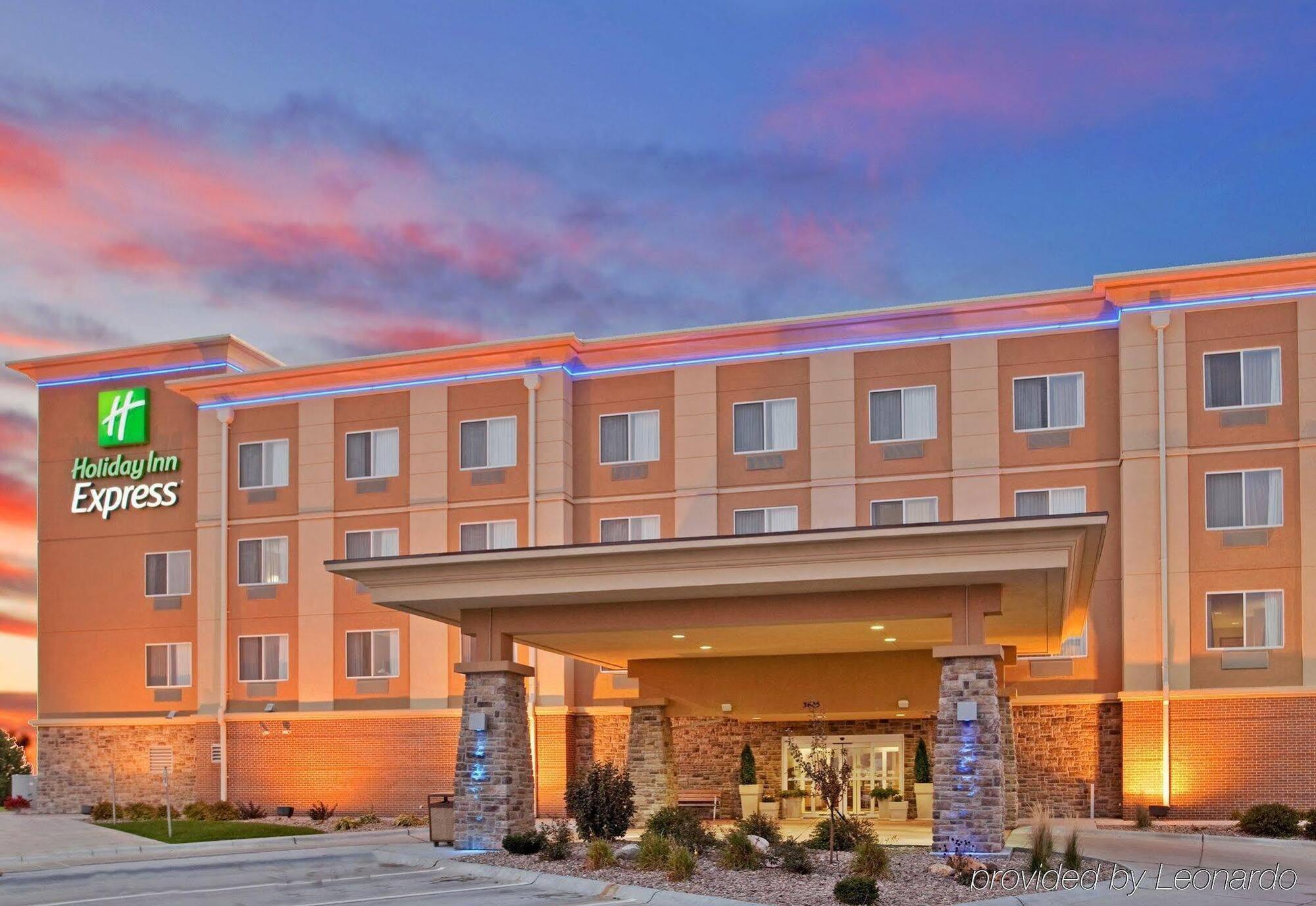 Holiday Inn Express Hastings By Ihg Esterno foto